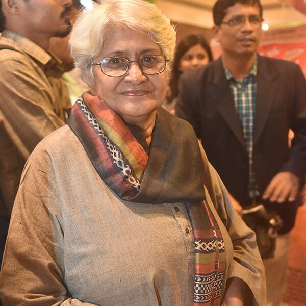Sumitra Bhave Pictures