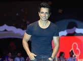 Sonu Sood turns showstopper
