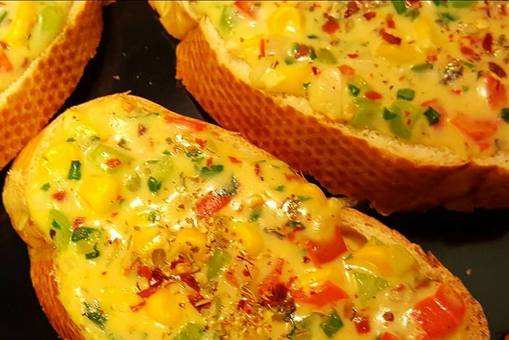 Crispy Veggie Cheese Toasts