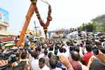 Candidates greeted with garlands lifted by cranes