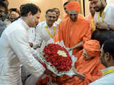 Rahul Gandhi visits Siddaganga Mutt