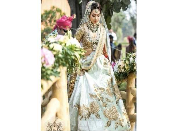 Punjabi bridal hot sale lehenga 2018