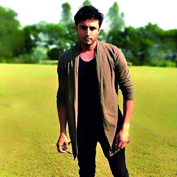 Aanshul Trivedi Photos
