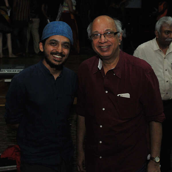 Satish Alekar Images