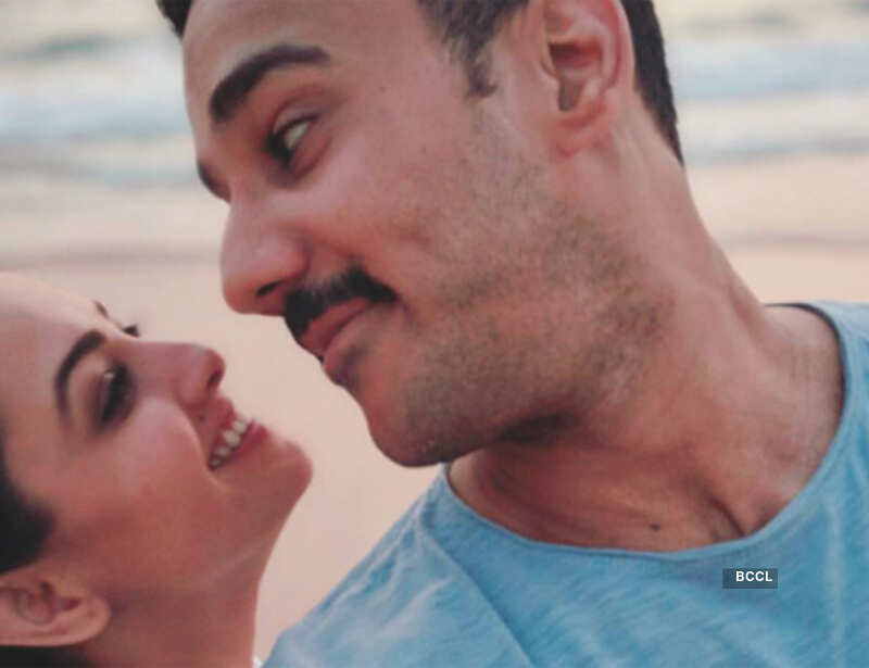 Anita Hassanandani enjoys her birthday with family in Goa