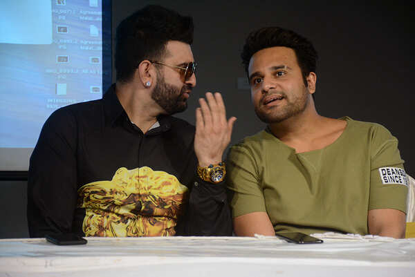 Navraj Hans Pictures