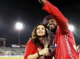 These candid pictures of Preity Zinta & Chris Gayle’s impromptu ‘bhangra’ at IPL 2018 are winning the internet!