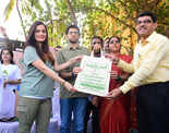 World Earth Day: Dia Mirza cleans up Dadar Beach