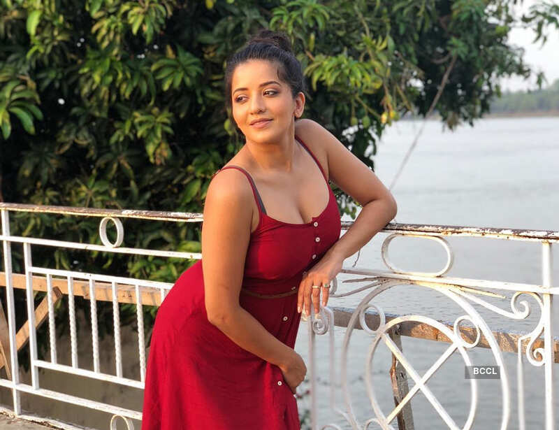 Former &lsquo;Bigg Boss&rsquo; contestant Monalisa gets trolled for her revealing picture