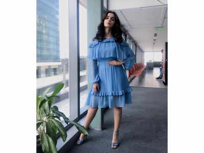 alia bhatt cute dress Raazi Promotions: Alia Bhatt's Blue Dress Is Too Pretty To Not Have This  Summer