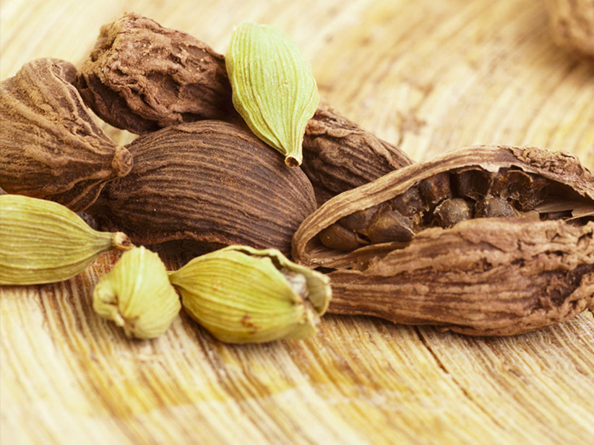 Difference between green and black cardamom | The Times of India