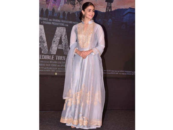 Alia bhatt clearance raazi dresses