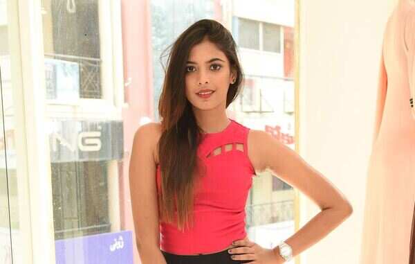 Khushboo Photos