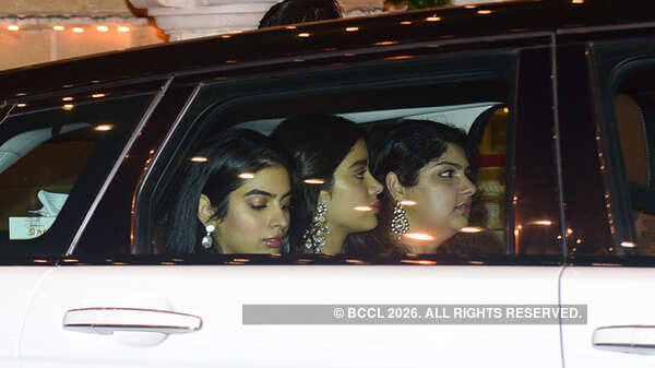 Celebrities attend Sonam Kapoor&rsquo;s starry mehendi ceremony