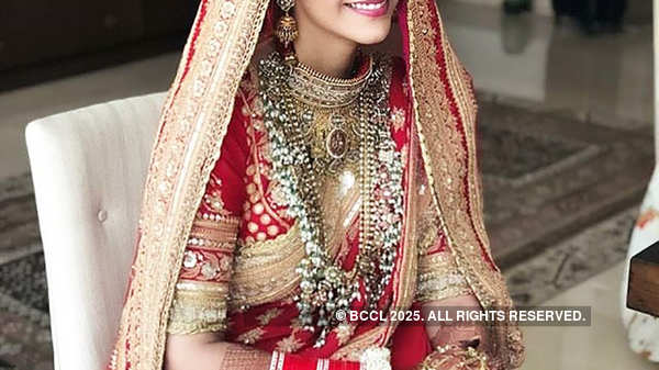 This unseen picture from Sonam Kapoor’s wedding album goes viral