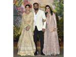 Athiya Shetty, Suniel Shetty, and Mana Shetty made for a perfect family