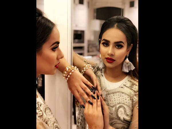Sunanda Sharma Pictures