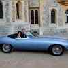 Photo: Prince Harry and Meghan Markle's drive to the wedding reception in a vintage car