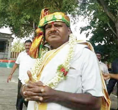 Image result for h d kumaraswamy in temple