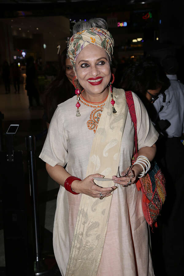 Alokananda Roy Images