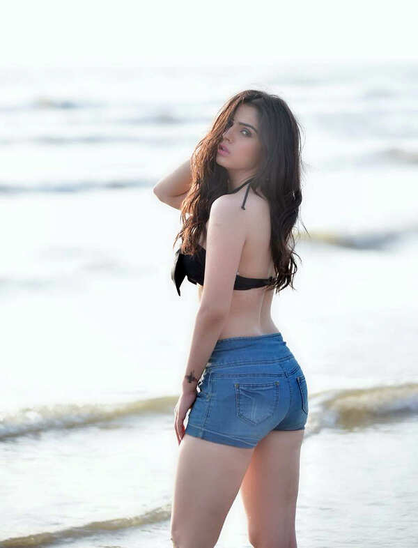 Sidhika Sharma Photos