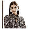 Sonam K Ahuja to ring in her birthday in London with Anand Ahuja and Rhea Kapoor?