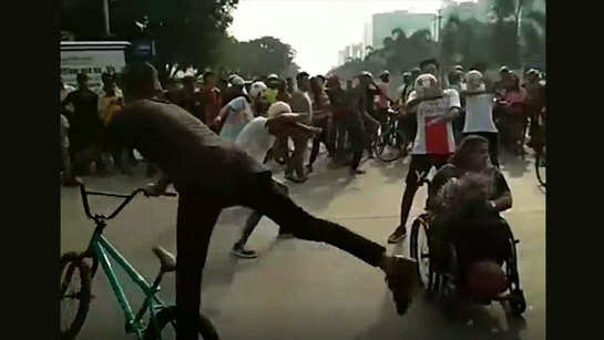 Mumbai cyclists organise a flash mob on World Bicycle Day