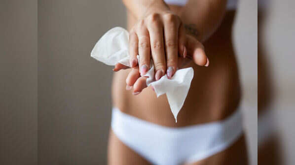 Why does vagina sweat smell?