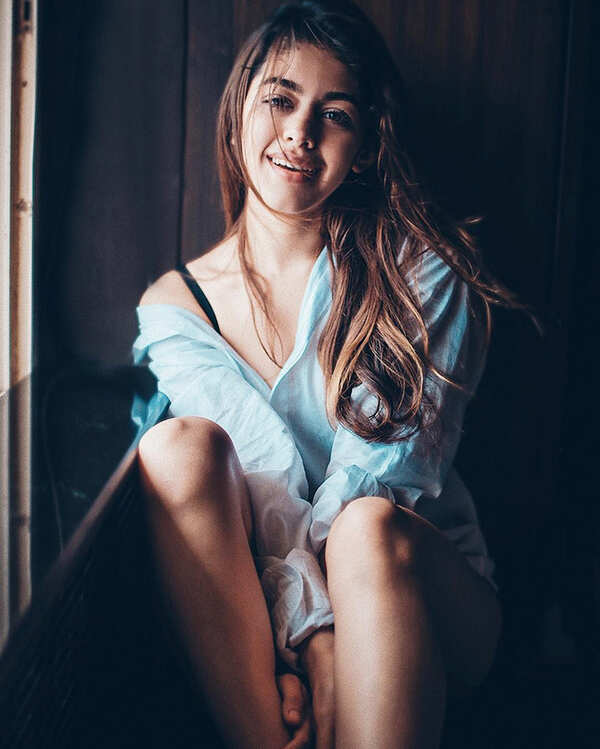 Aalia Furniturewalla Pictures