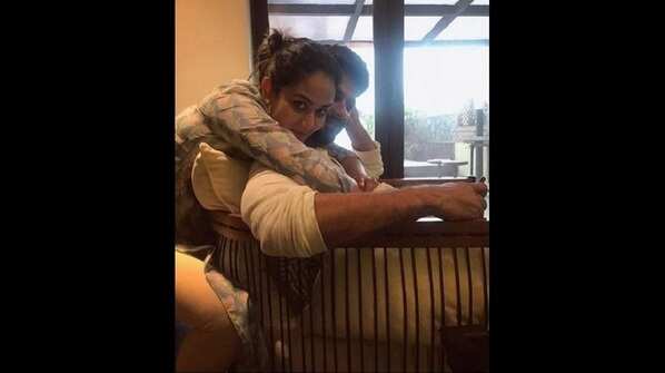 Shahid Kapoor and Mira Rajput make the cutest looking couple in this latest click