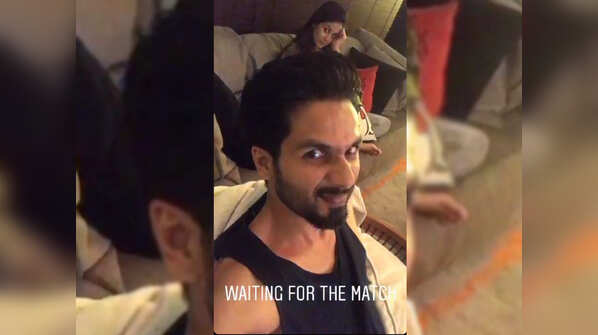 Shahid Kapoor turns goofy as Mira Rajput looks on