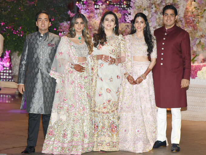 From Aishwarya Rai to Sara Ali Khan: Who wore what at Akash-Shloka ...