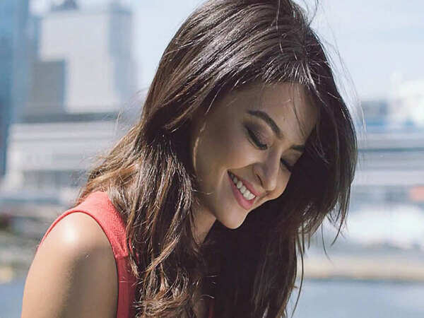 surveen chawla Photos