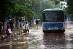 Heavy rains makes life difficult in Mumbai