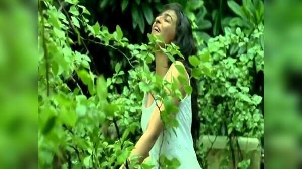 'Jao Pakhi Bolo' from 'Antaheen'