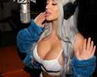 Lacy Kay Somers, the stunning musician