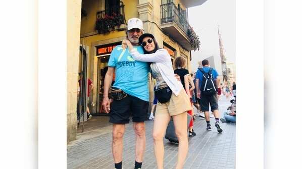Shraddha Kapoor reaches a milestone of 22mn followers on Instagram, introduces a new member on the app