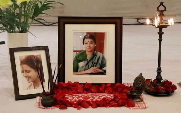 Rita Bhaduri Wallpapers