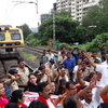 Jogeshwari: Police dispersed the protesters from the track. No major disruption