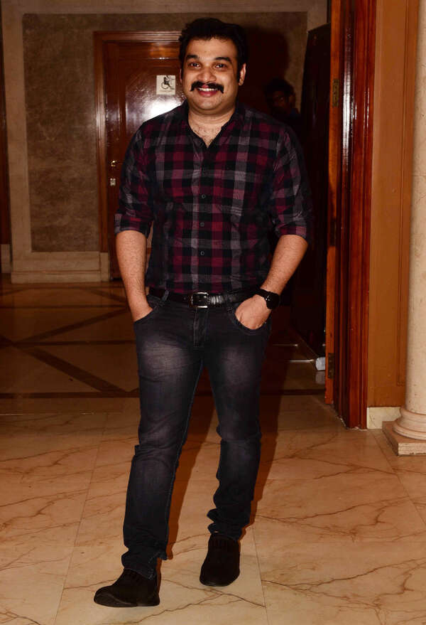 Zinil Zainudeen Images