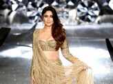 Kareena wore 30 kg lehenga for Falguni and Shane Peacock
