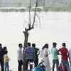 Article image for: Evacuation on as Yamuna crosses <i class="tbold">danger mark</i> in Delhi
