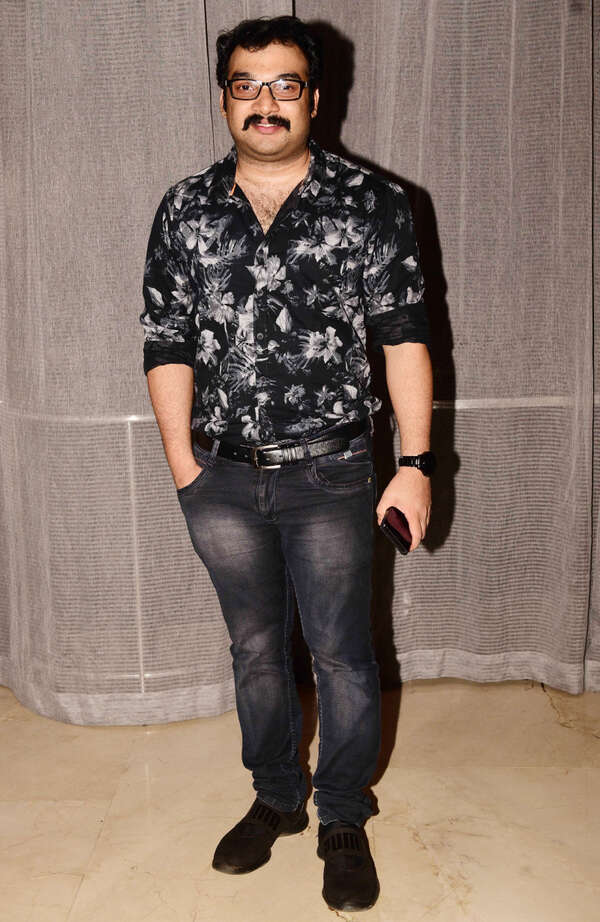 Zinil Zainudeen Pictures