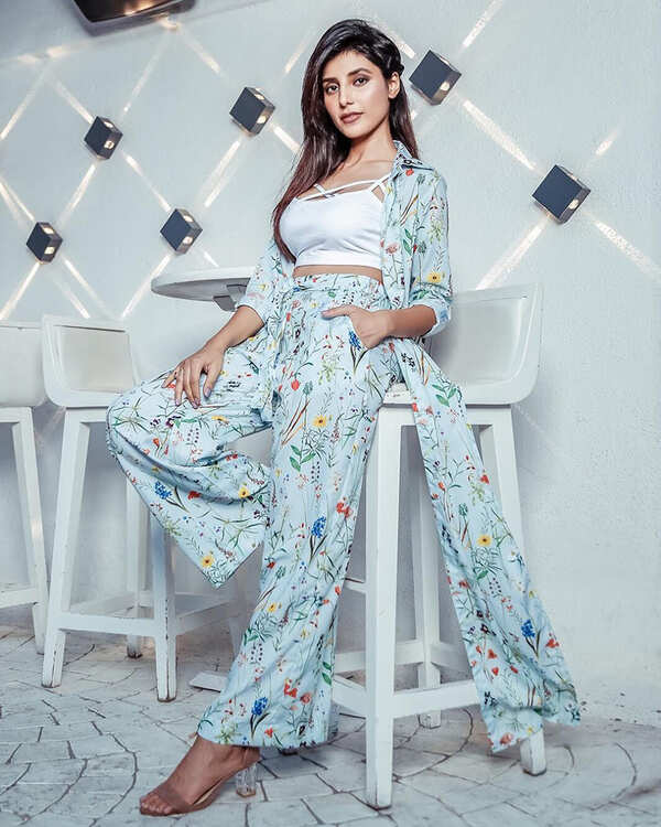 Harshita Gaur Wallpapers