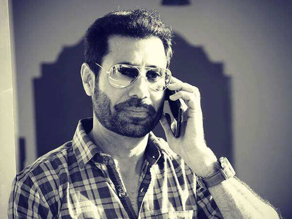 Binnu Dhillon Stills