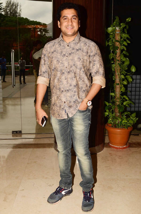 Santhosh Keezhattoor Images