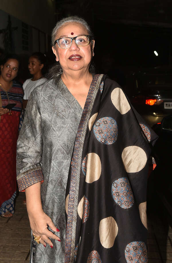 Honey Irani Images