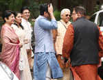 Guests arrive at Priyanka Chopra's Juhu residence
