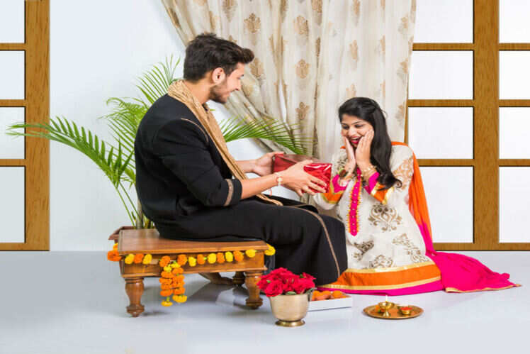 Raksha Bandhan gift ideas for your ‘traveller’ sister Raksha Bandhan gift ideas for your ‘traveller’ sister