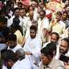 Junior NTR and CM Chandrababu Naidu in Nandamuri Harikrishna's funeral procession